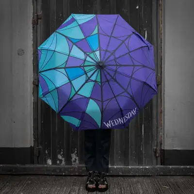 Figurine Mercredi wednesday stained glass umbrella